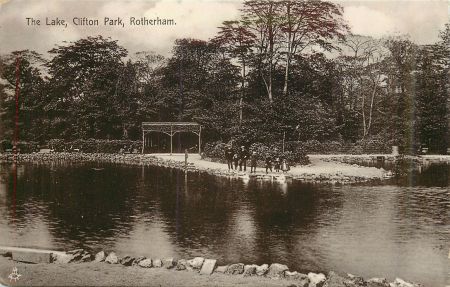 Clifton Park c. 1914. https://tuckdbpostcards.org/items/137787 CC-BY