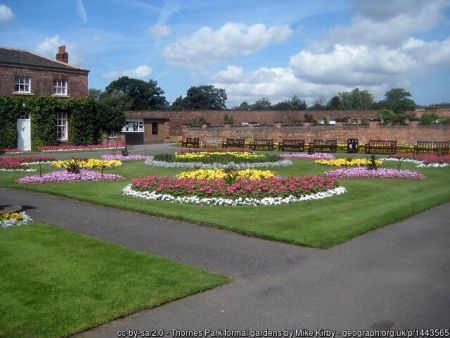 Thornes Park. Photo © Mike Kirby (cc-by-sa/2.0)